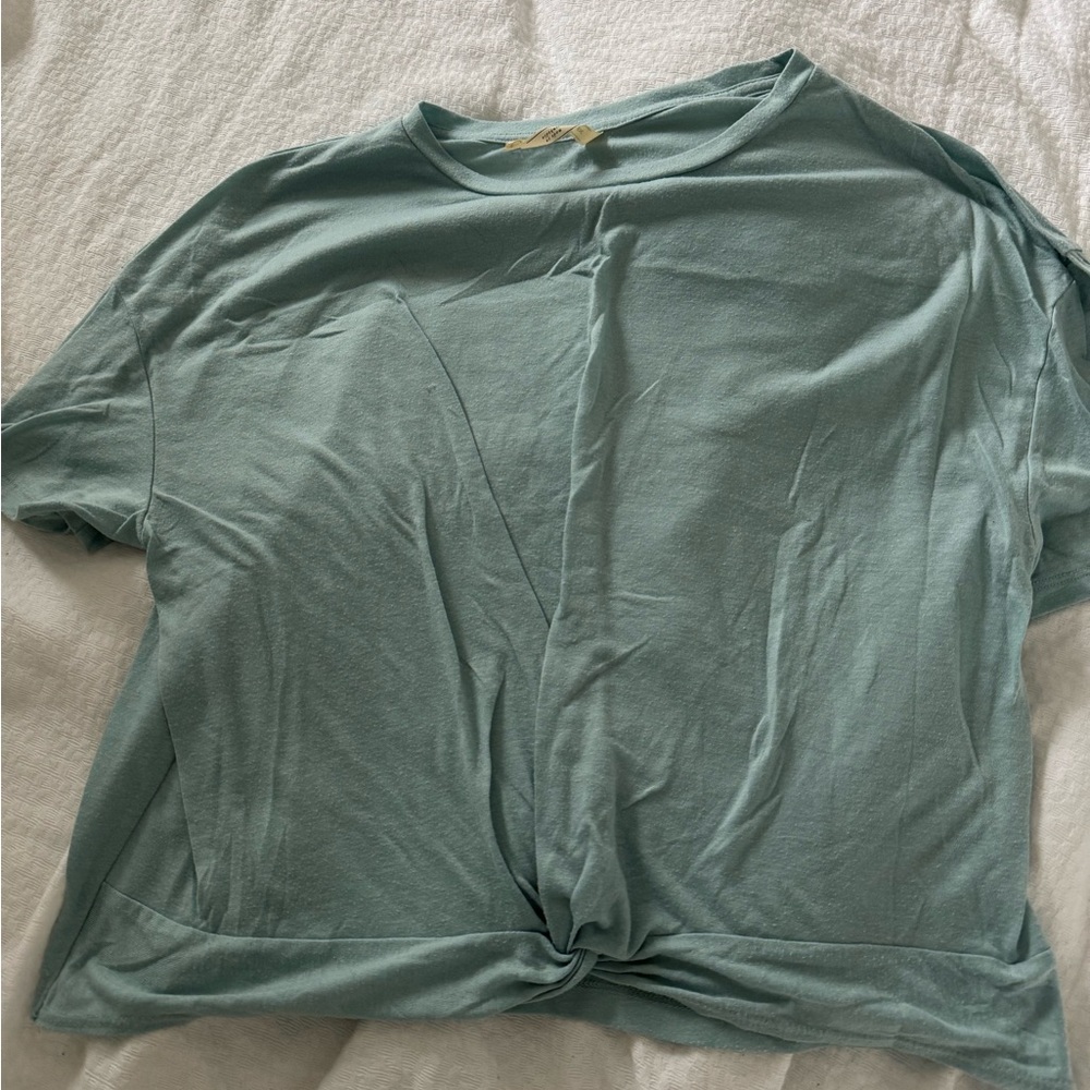 Aeropostale Front Tie Tee Size L